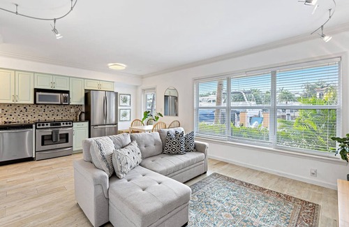Hendricks and Venice Isles Apartment | Las Olas Blvd Waterfront Apt