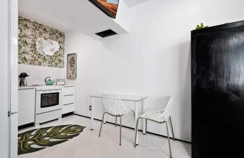Colee Hammock Apartment | Las Olas Hammocks Unit 3 By Pmi