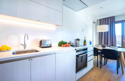 Gothic Quarter Apartment | Las Ramblas Boqueria Market! Unbeatable location!