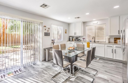 Spring Valley House | Las Vegas Clean 3BR House Near Shopping, Dining, Entertainment in Summerlin