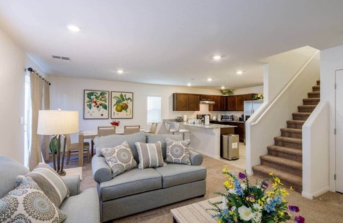 Arden House | Las Vegas Warm Family Home Stay 3 Bedroom