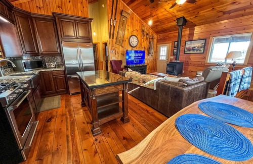 Fleetwood Cabin | Last Call for Summer Magic in the NC Mountains @ An Appalachian Hideaway