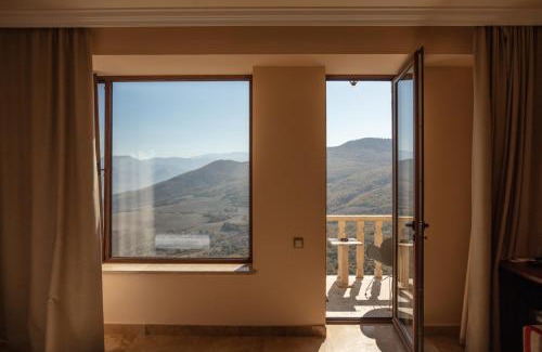 Yenokavan Resort | Lastiver Resort