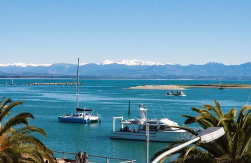 Stepneyville Apartment | Latitude Waterfront Apartment