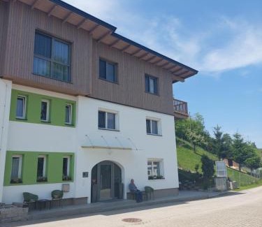 Vorchdorf Bed & Breakfast | Laudach INN