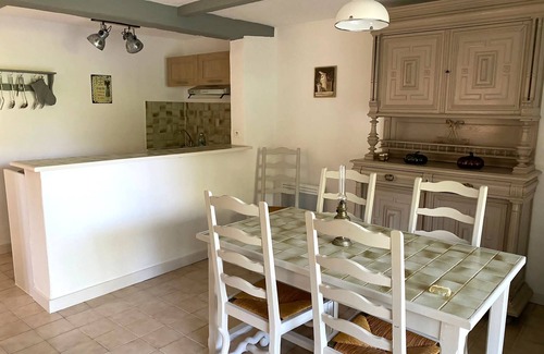 Berbiguieres House | Laugerie Basse Gites, Lavende Gite with heated pool
