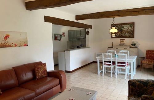 Berbiguieres House | Laugerie Basse Gites, 4 Gites in a Barn Conversion with beautiful heated pool