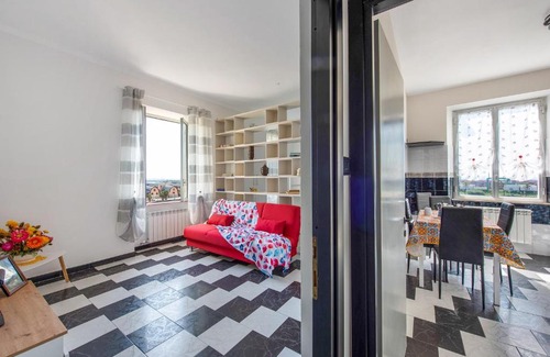 Pra' House | Laura