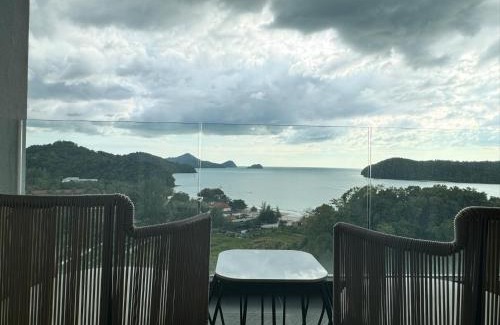 Pantai Tengah Apartment | Lavanya Sea View Apartment with Resort Access