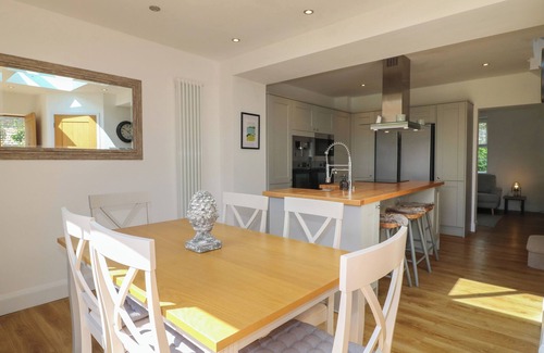Castle Bytham Cottage | LAVENDER COTTAGE, pet friendly, character holiday cottage in Stamford