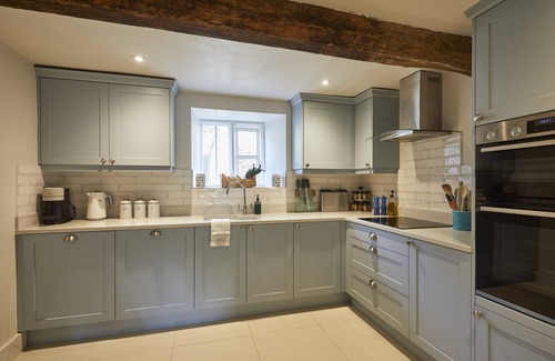 Bibury Cottage | Lavender Cottage - sleeps 10 guests in 4 bedrooms