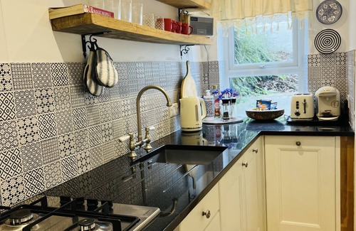St. Leonard's Apartment | Lavender Den - 1 bed apartment with sunny garden