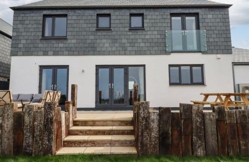 Crantock House | Lavender House