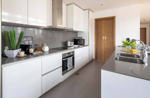 Al Wasl Apartment | Lavish 3BR Loft in City Walk Minutes to Downtown!