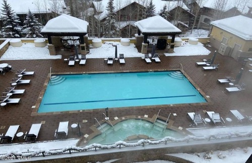 Vail Condo | Lavish Ritz Carlton Residence in Vail! Amenities, Short Walk to Slopes, Dining!