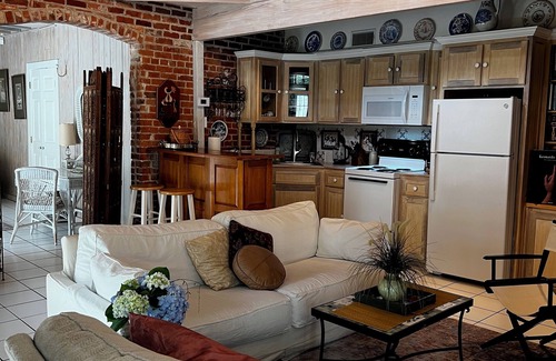 Monroe House | Layton Castle's Carriage House - 2bdrm/2bath with a sunroom and high ceilings.