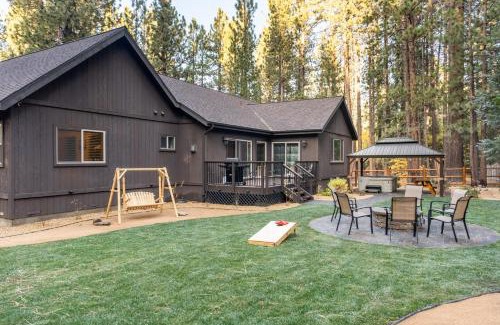 Summit Estates House | Lazy Bear Lodge by AvantStay Pine Tree Paradise w Game Room