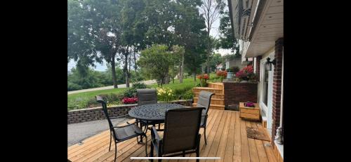 Prince Edward Apartment | Lazy Dayz Vacation Rental