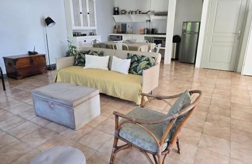 Port Louis Apartment | Lazy Tilapia