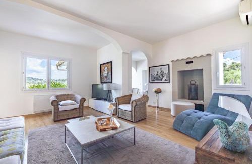 Mougins Villa | LB Vacation Rentals I Villa With Pool, Terrace, BBQ, Close To Golfs & Tennis