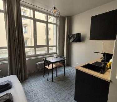 Centre Deux Apartment | Le 12 wifi cosy parking gratuit 09