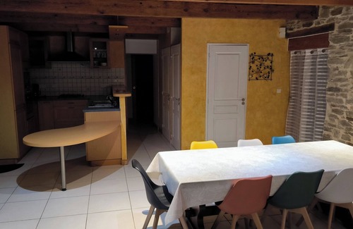 Saint-Segal House | Le 18 : Gîte 6/8 persons with SPA and Japanese SAUNA