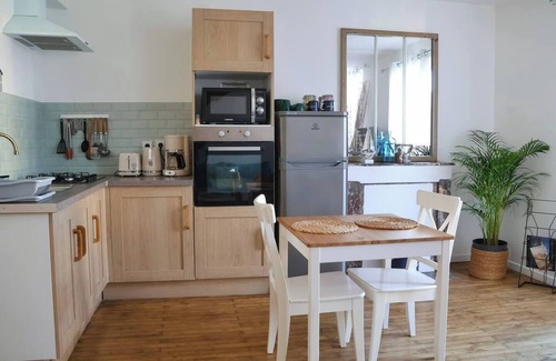 Le Treport Apartment | Le 8 ∙ Cosy apartment with sea-view balcony