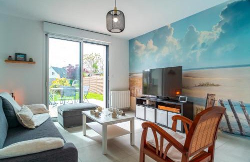 Locmariaquer Apartment | Le Bas du Nelud - Appt dans maison avec jacuzzi