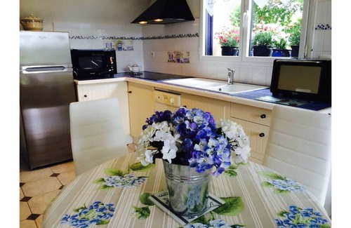 Baden Apartment | Le BLEU DES ILES* Air-conditioned on the Gulf of Morbihan, quiet charm comfort garden