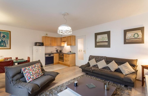 Alphonse Guerin Apartment | Le Bonnet Rouge - Appartement 2 chambres avec parking