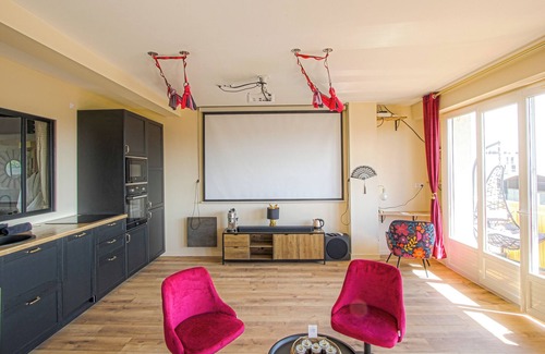 Cote Est Soquence Apartment | Le Boudoir de Fanny - 4* luxury loft - balneotherapy and sauna
