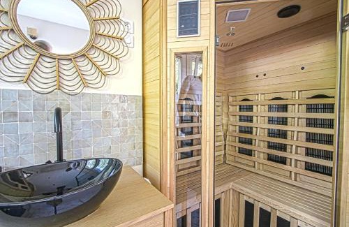 Cote Est Soquence Apartment | Le Boudoir de Fanny - Sauna/Balnéo/ciné/Hamacs