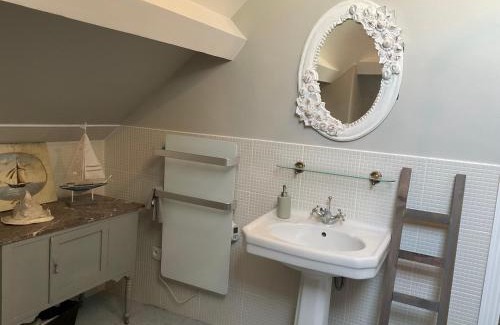 Asnieres-en-Bessin Bed & Breakfast | Le Bourg