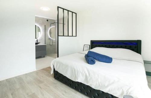 La Chapelle-sur-Erdre Apartment | Le Bourvil - T2 Calme et Spacieux