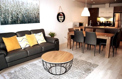 Beaupre Apartment | Le Céleste 117–Vue sur le Mont-Ste-Anne et piscine