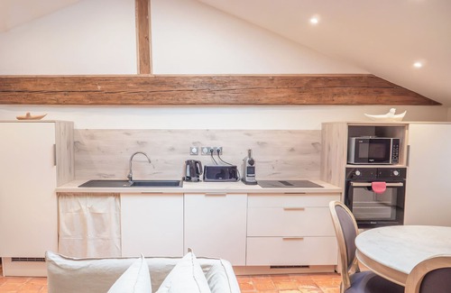Caux Apartment | Le Cadran Solaire, Gîte Intimiste Haut de Gamme Avec Piscine et Sauna, à Pézenas