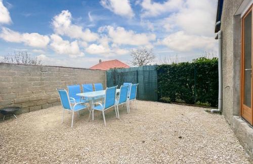 Saint-Clement House | Le Calmette-Maison avec bel espace de vie en duplex- Climatisation- WIFI- terrain de pétanque-