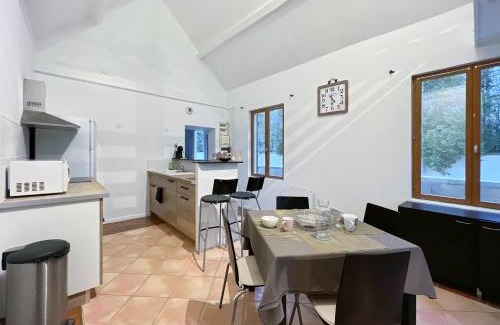 Saint-Clement House | Le Calmette-Maison avec bel espace de vie en duplex- Climatisation- WIFI- terrain de pétanque-