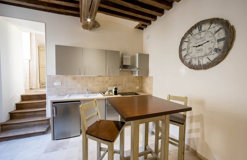 Beaune City Centre Apartment | Le Cara Caliel Beaune Center