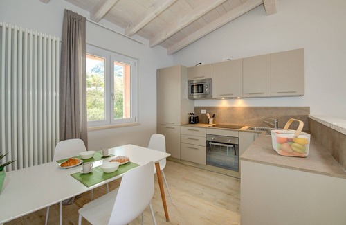 Pulciano Villa | Le Casette - Casaliva with pool and lake view