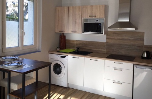 Arenes Romaines - Saint-Martin-du-Touch Apartment | Le Catalan - Studio climatisé avec parking privé