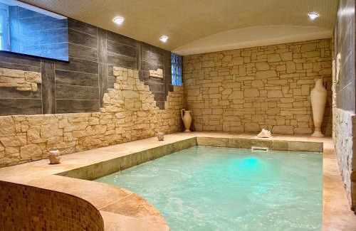 Hebecrevon House | Le Château de la Roque Hôtels