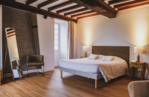 Hebecrevon House | Le Château de la Roque Hôtels