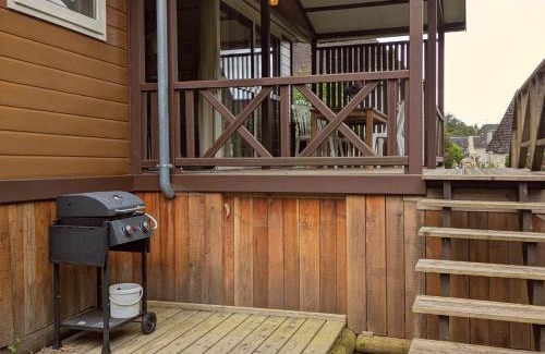 Saint-Sylvain Ski Chalet | Le Chalet de la Source