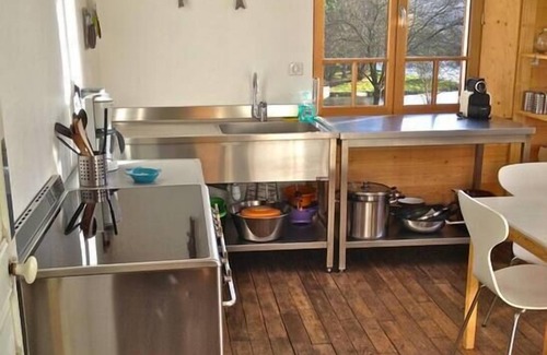 Incheville House | Le Chalet du Pêcheur, a large cottage between sea and water