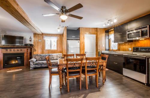 Saint-Tite-des-Caps Ski Chalet | Le Chalet Relax du Lac St-Tite
