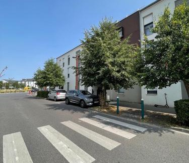 Chanteloup-en-Brie Apartment | Le Chanteloupien - Appartement pour 6 proche Disneyland Paris