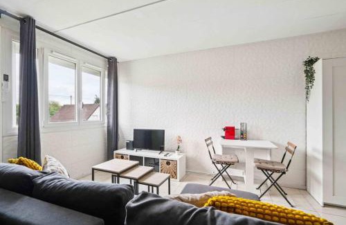 Paray-Vieille-Poste Apartment | Le Charpenté