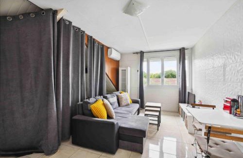 Paray-Vieille-Poste Apartment | Le Charpenté