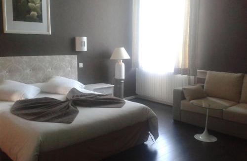 Buchy Bed & Breakfast | Le Chateau de Buchy